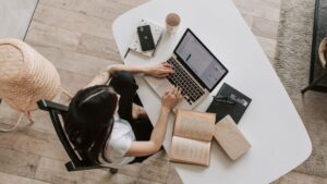Cách nghỉ ngơi hiệu quả khi làm việc tại nhà