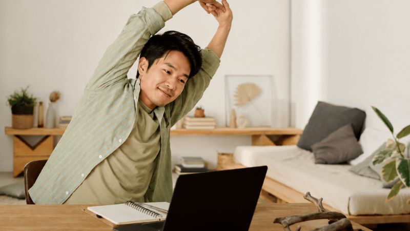 Các cách vận động ngắn trong ngày làm việc