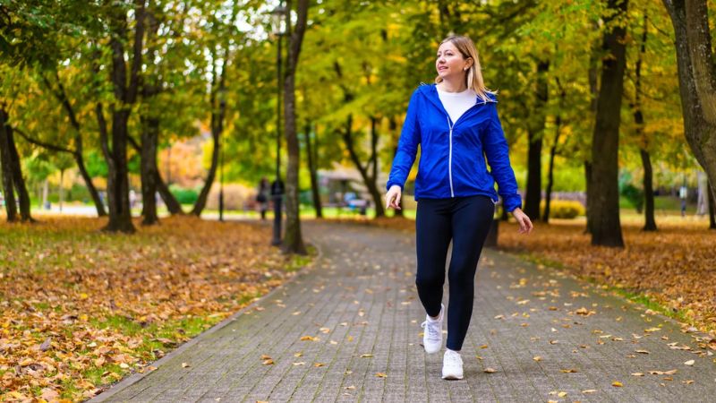 Sau khi ăn bao lâu có thể đi bộ?